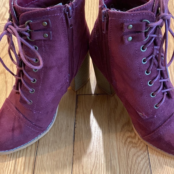 Ollio maroon faux suede booties - Picture 3 of 9